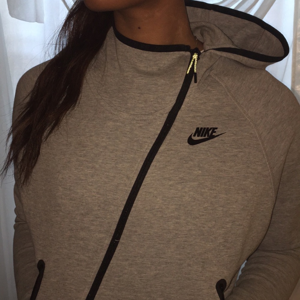 Nike hooded jacket - Picture 6 of 7